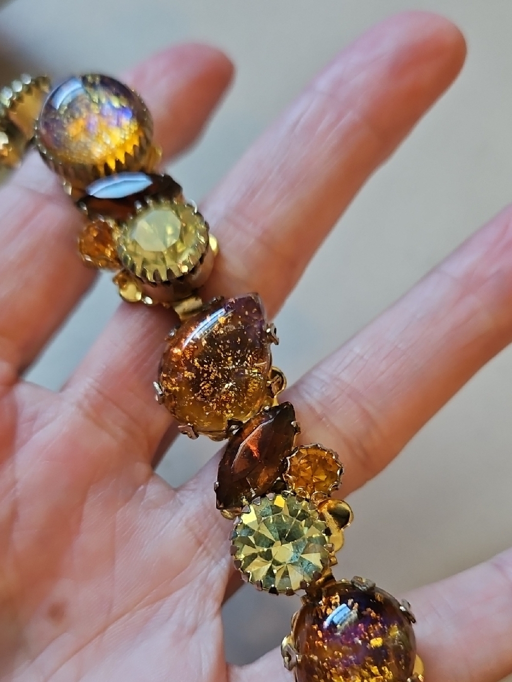 Vintage rhinestone and lava iridescent stones link gold tone bracelet Multicolor - Picture 8 of 8